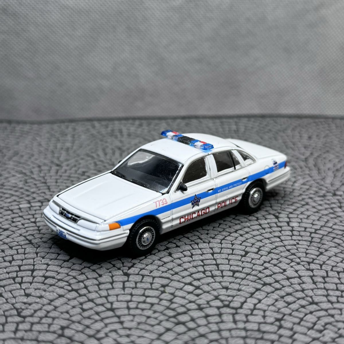 【CJ-421】1/64 フォード CROWN VICTORIA CHICAGO POLICE GreenLight スケール ミニカー_画像1