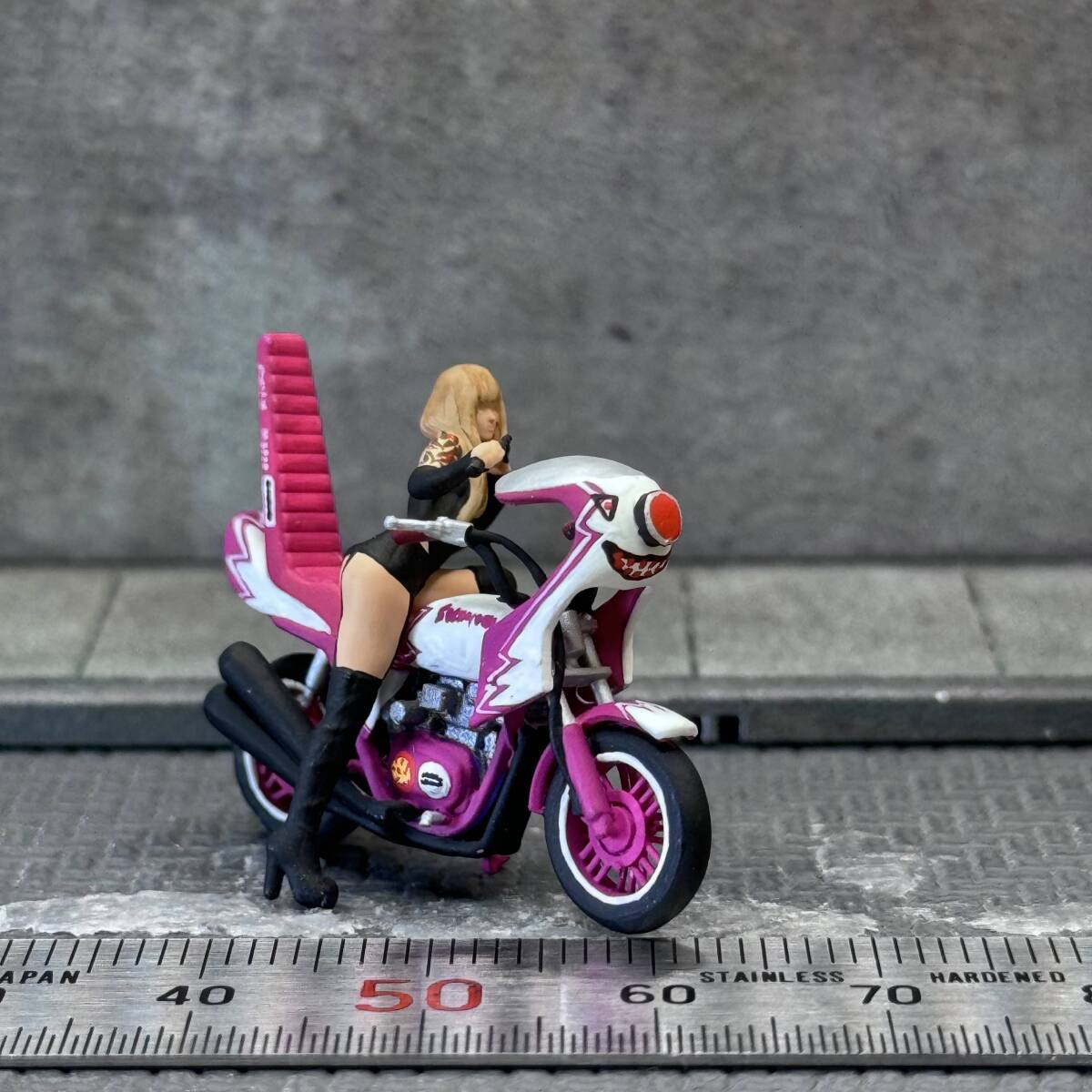 【KS-681】1/64 スケール 暴走族 族車 バイク セット フィギュア ミニチュア ジオラマ ミニカー トミカ_画像2