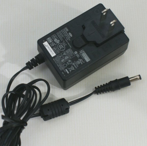 ★LACIE ELECOM 外付けHDD用ACアダプター WA-18H12 DC12V 1.5A 動作_画像1