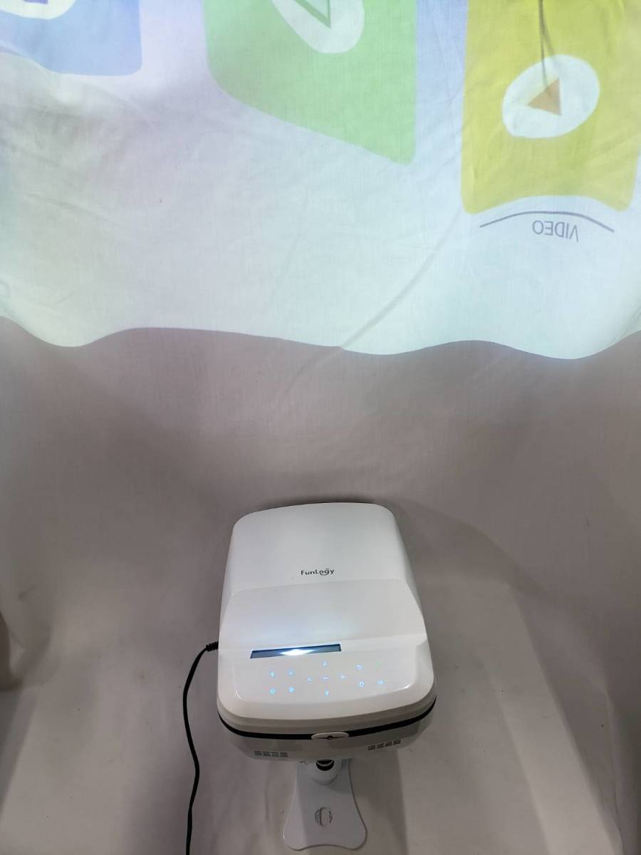B365 FunLogy Air? プロジェクター 超短焦点プロジェクター Wi B365 FunLogy Air? プロジェクター 超短焦点プロジェクター Wi