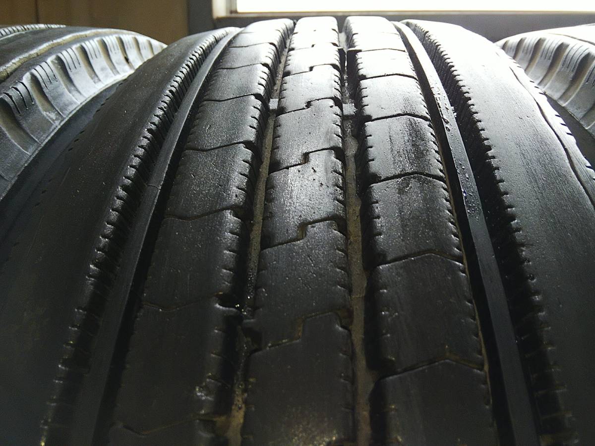 T826 225/90R17.5 ブリヂストン V-STEEL R225 夏タイヤ 溝有り良品 中古売切り4本SET 法人向け送料安_画像4