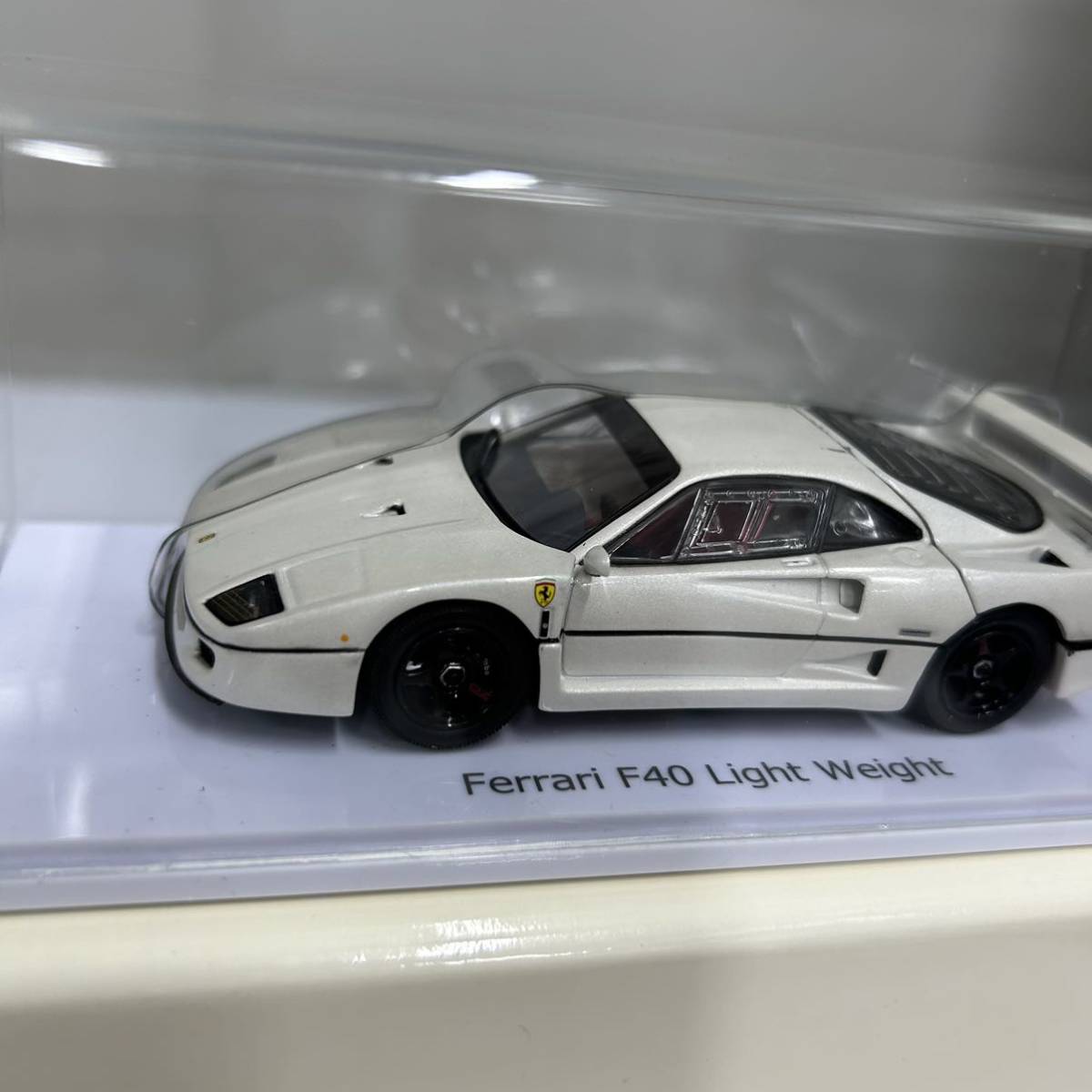 未使用　KYOSYO Ferrari F40 LIGHT WEIGHT pearl white 京商20th記念モデル　ミニカー 1/43 フェラーリ　元箱付き_画像3