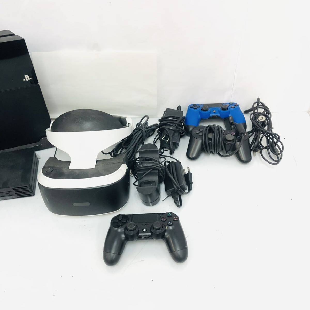 1SA148 ソニー SONY VR PS4 プレイステーション4 CUH-1100A 本体 コントローラー 中古 現状品_画像2