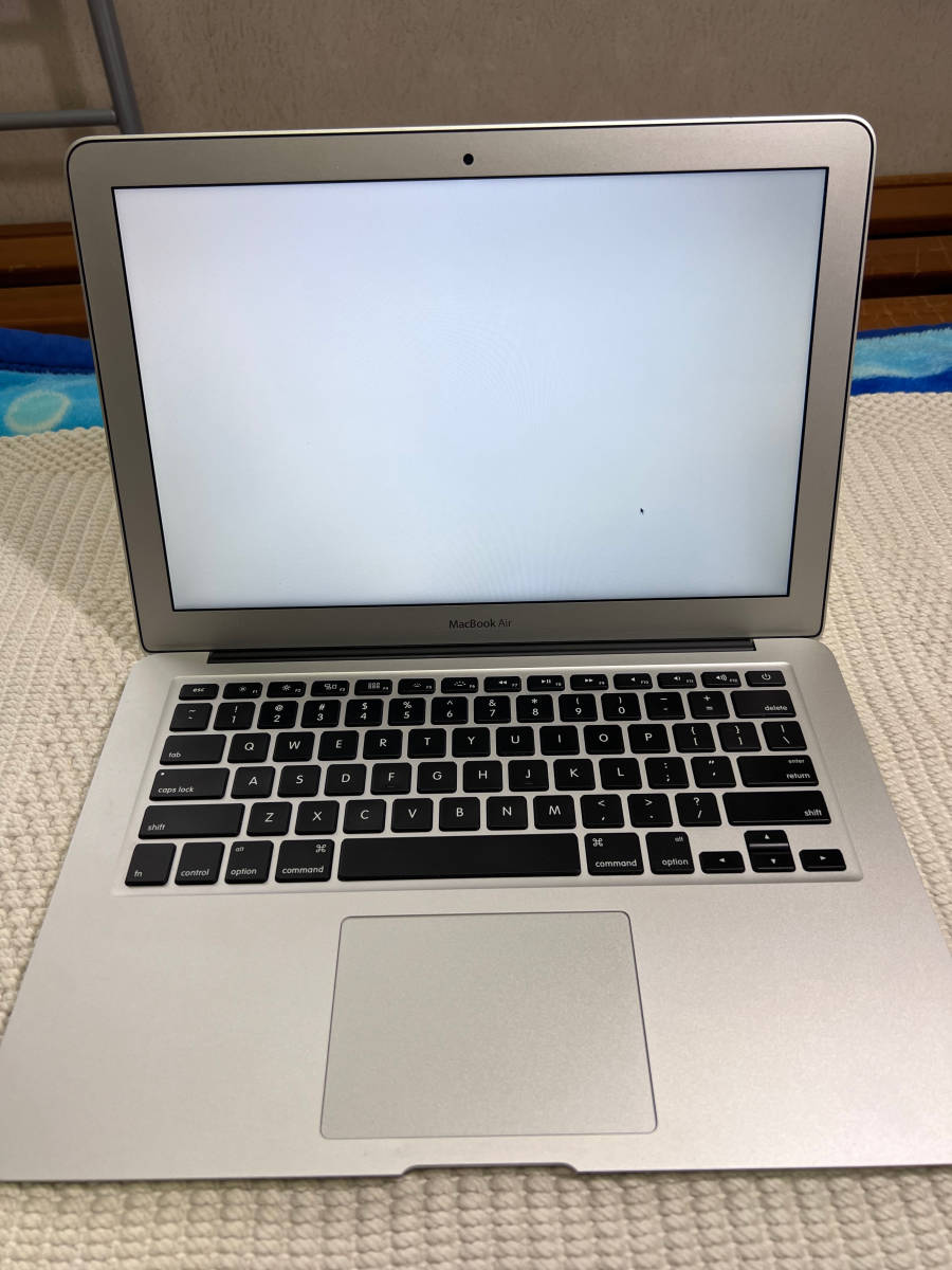 MacBook Air 13インチ (Early 2015)/Core i7 2.2GHz/メモリ8GB/SSD