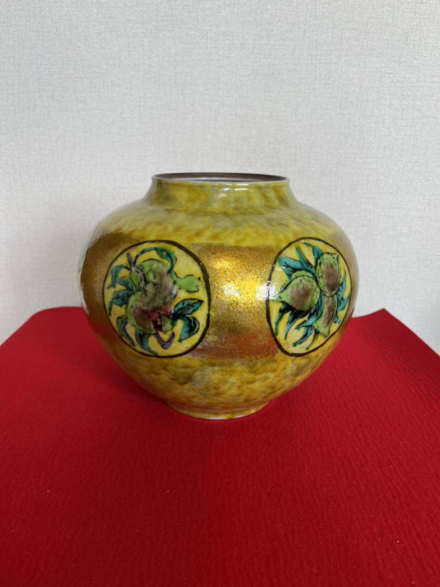 九谷焼 日展参与 松本佐一 慶果文花瓶 管理A2201 花器 花入 花生 壺 飾壷 骨董 茶道具 華道具_画像2