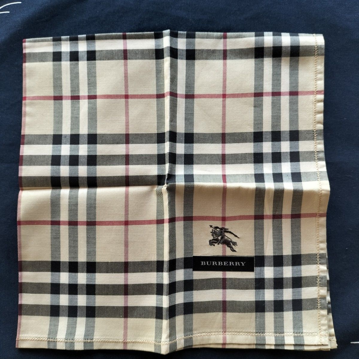 BURBERRY バーバリー ハンカチ ノバチェック 定番 ブランドハンカチ Burberry 　新品未使用　王道のデザイン