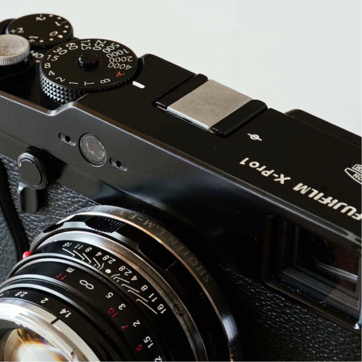 なにがし 真鍮のホットシューカバー シルバー ライカ Leica なにがし 真鍮のホットシューカバー シルバー ライカ Leica