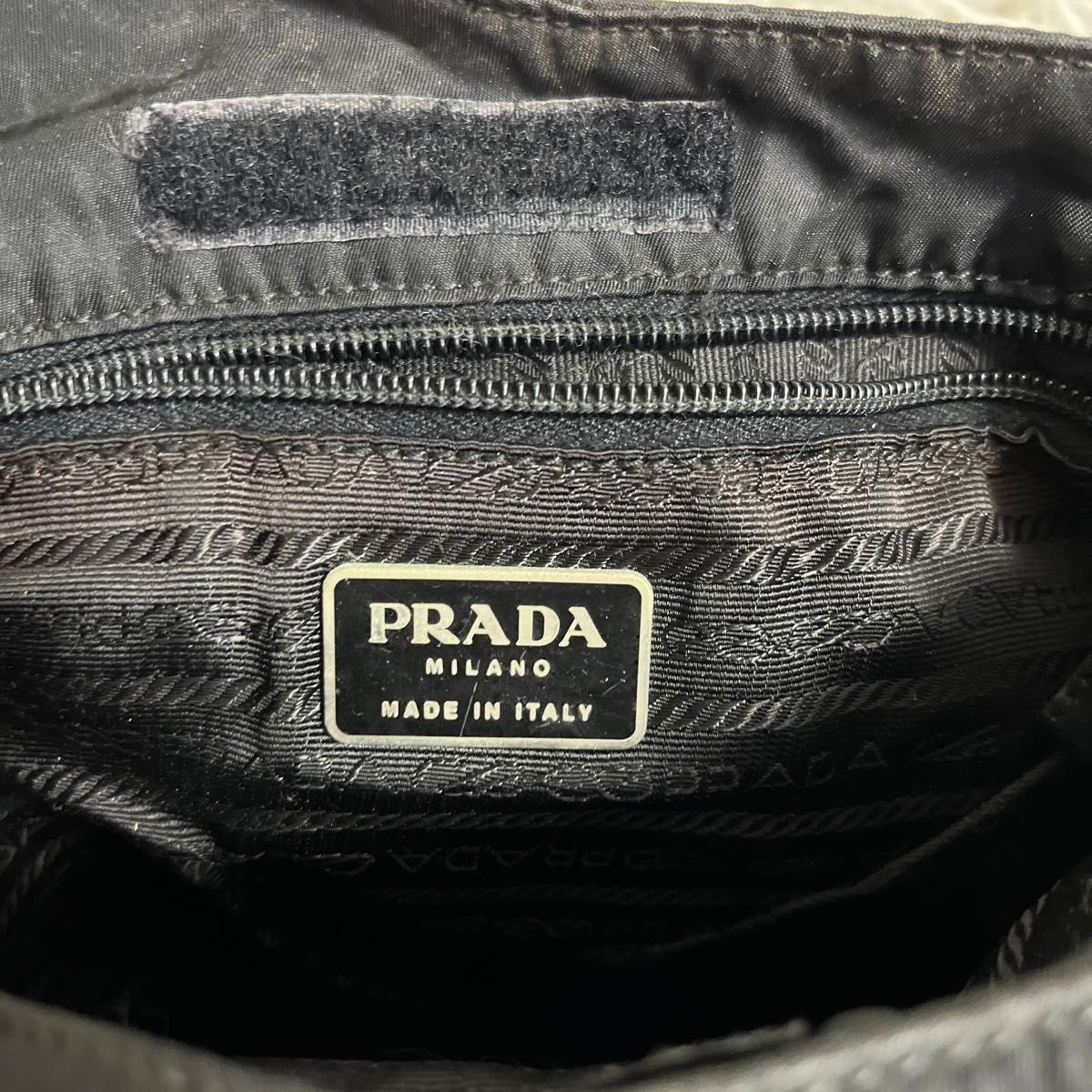 希少 PRADA 三角ロゴ ショルダーバッグ 斜めがけ ナイロン 希少 PRADA 三角ロゴ ショルダーバッグ 斜めがけ ナイロン