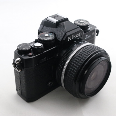 Nikon ミラーレス一眼 Z fc ブラック 28mm f/2.8 Special Edition キット_画像3