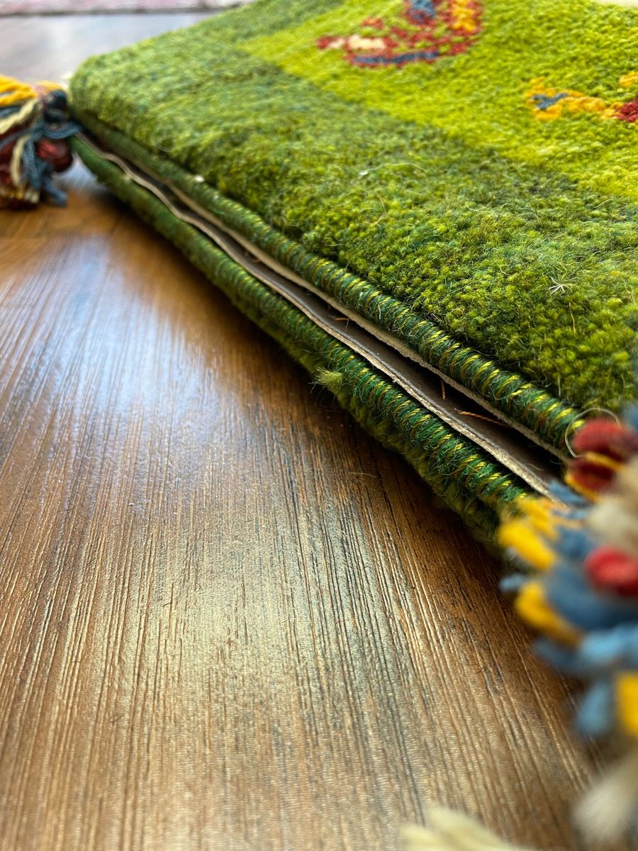 新品　ペルシャ絨毯　手織り　ギャッベ　座布団サイズ　39×43cm  緑色　山羊　生命の木