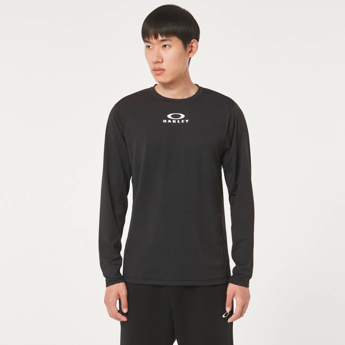 ■新品 OAKLEY XL サイズ Enhance LS Crew 12.7 エンハンス 長袖 クルー Tシャツ 黒 スポーツ トレーニング 保温 伸縮 撥水 軽量 FOA404172_画像3