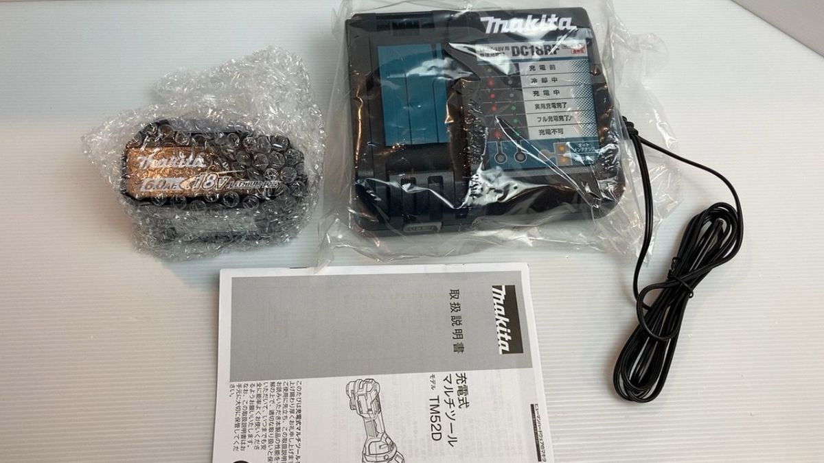 ★未使用品！★ makita 18v 6.0Ah 充電式マルチツール フルセット【 TM52DRG 】●バッテリー、箱、アタッチメント、充電器付 マキタ_画像6