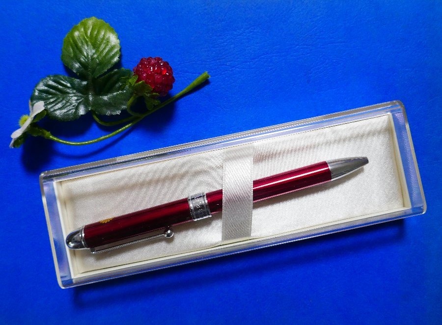 赤 プラチナ万年筆社製 ボールペン 多機能 3アクション 黒→赤→鉛筆  菊のご紋入り の画像1