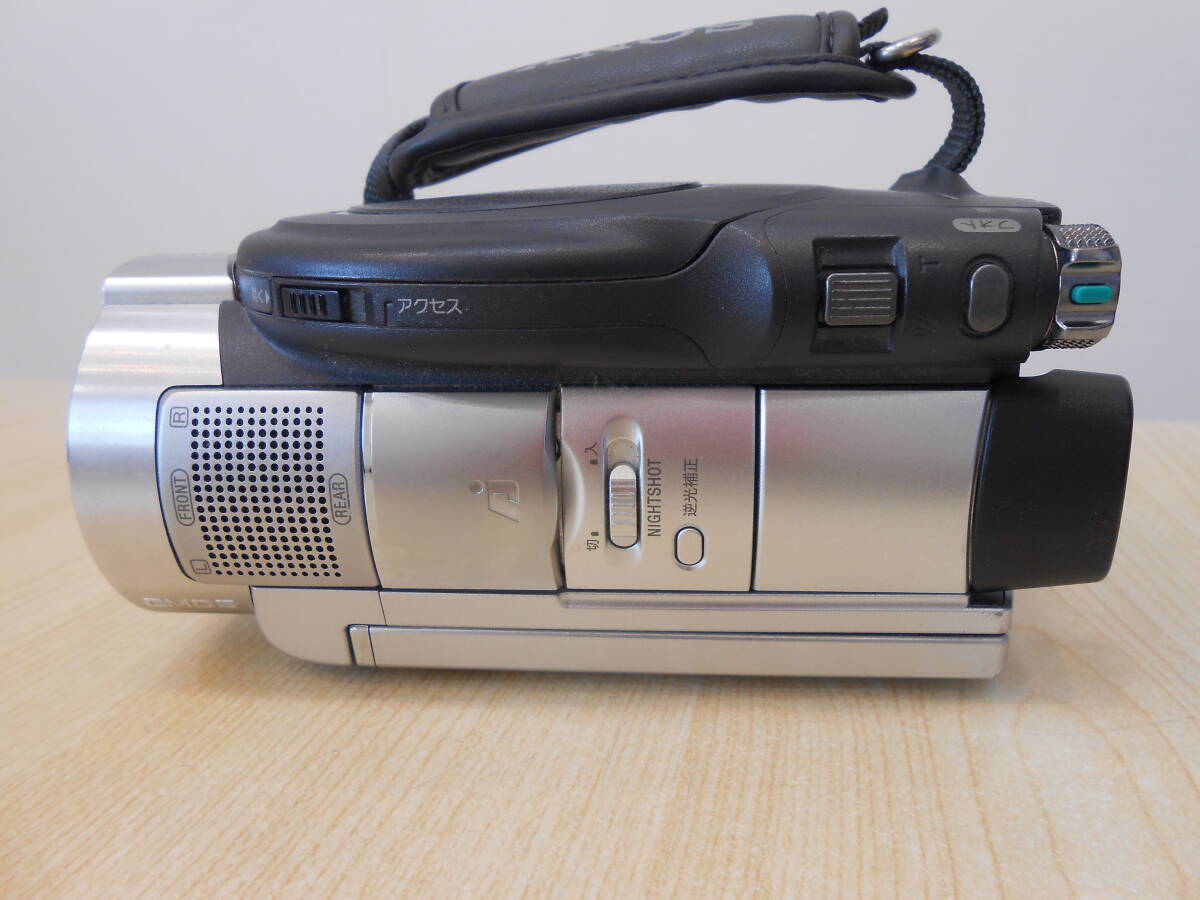 24248 中古 整理品 SONY ソニー HANDYCAM HDR-UX7 デジタルHD ビデオカメラ シルバー 2007年製 通電確認済_画像7