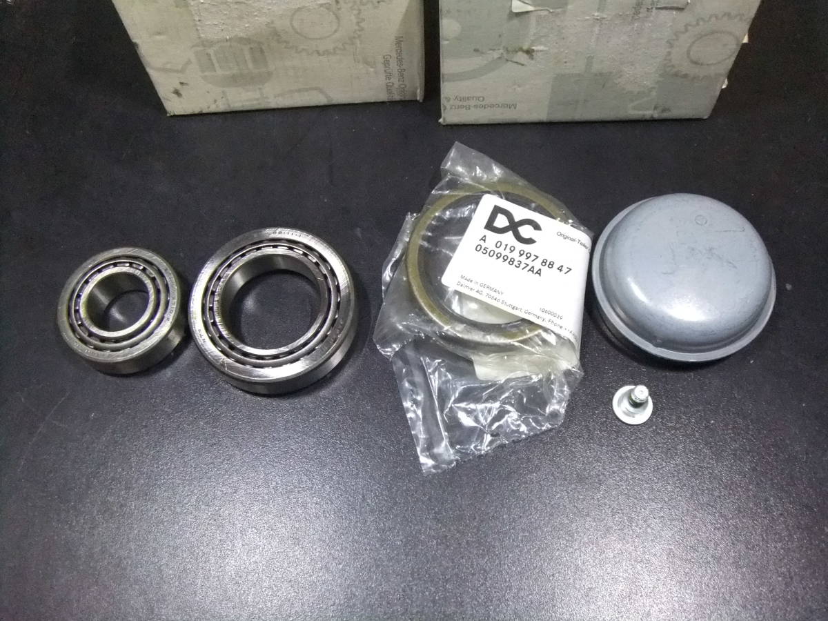  Mercedes Benz original W124 R129 wheel bearing repair kit 2 piece set unused goods 