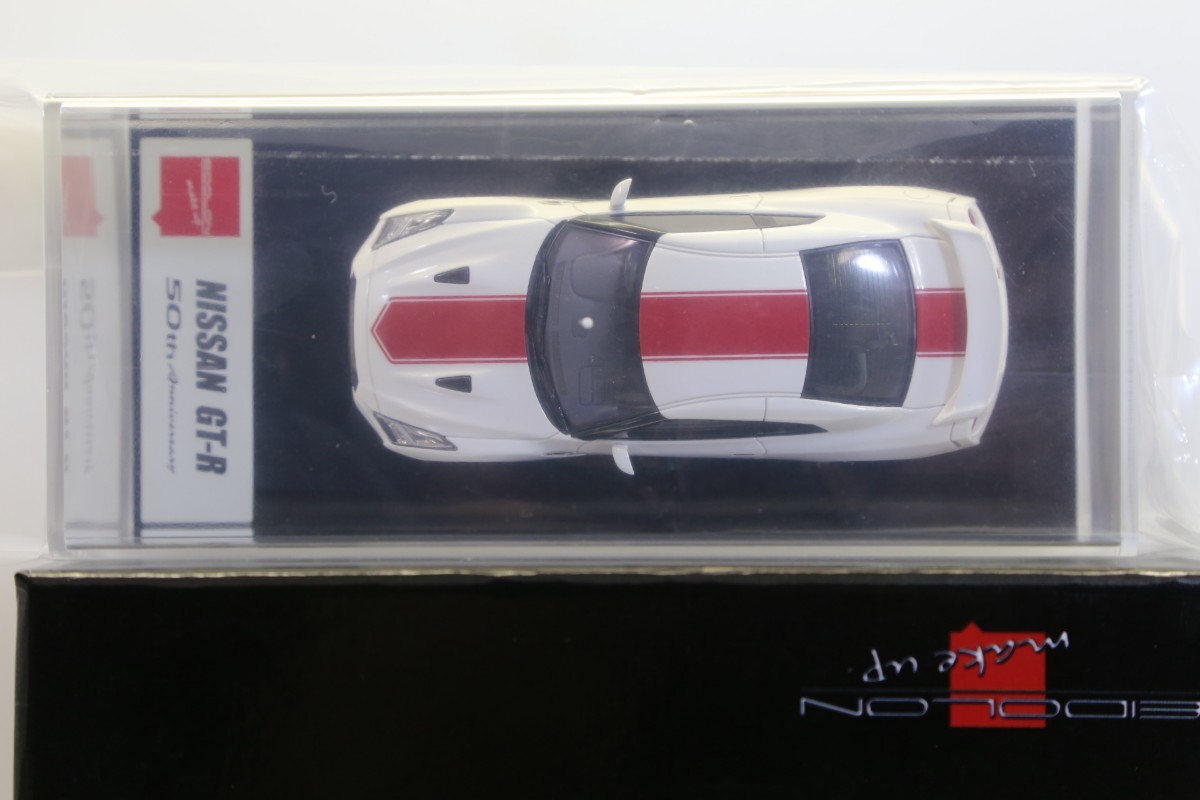 メイクアップ アイドロン 1/43 ニッサン スカイライン GT-R 50周年 アニバーサリー ブリリアントホワイトパール/レッドストライプ 62A0000の画像5