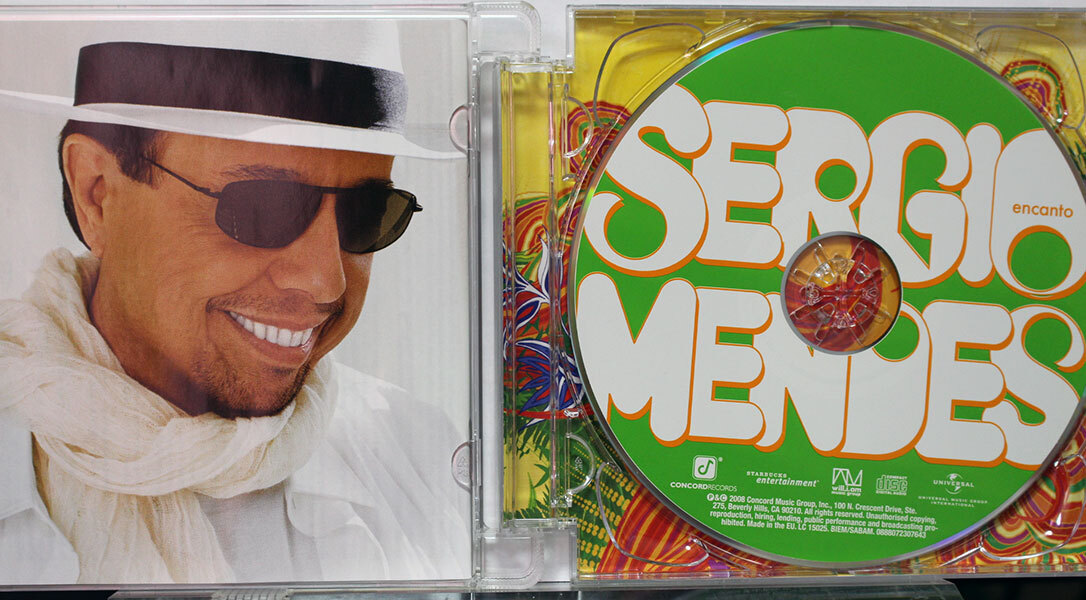 【ブラジル音楽CD】セルジオ・メンデス★ENCANTO★ウィル・アイ・アムとの共同プロデュース第2弾。全篇楽しい気持ちにさせてくれる名盤_画像3