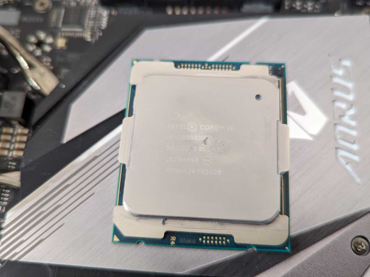 ★希少★Intel Core i9 10980XE SRGSG 3.00GHz-4.80GHz 18コア 36スレッド 動作確認済★_画像1