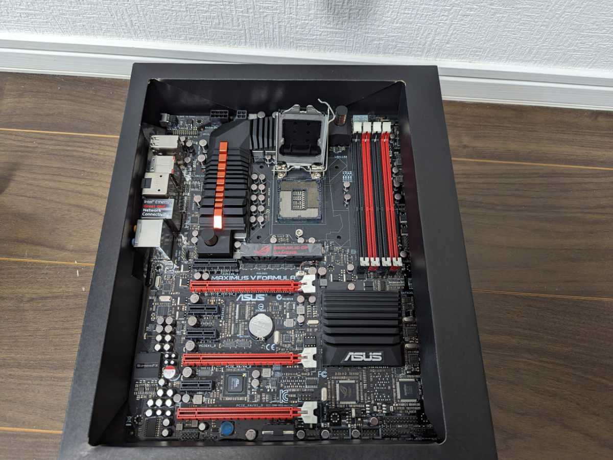 ASUS マザーボード Maximus V Formula Z77 LGA1155 DDR3 (Wifi)_画像4