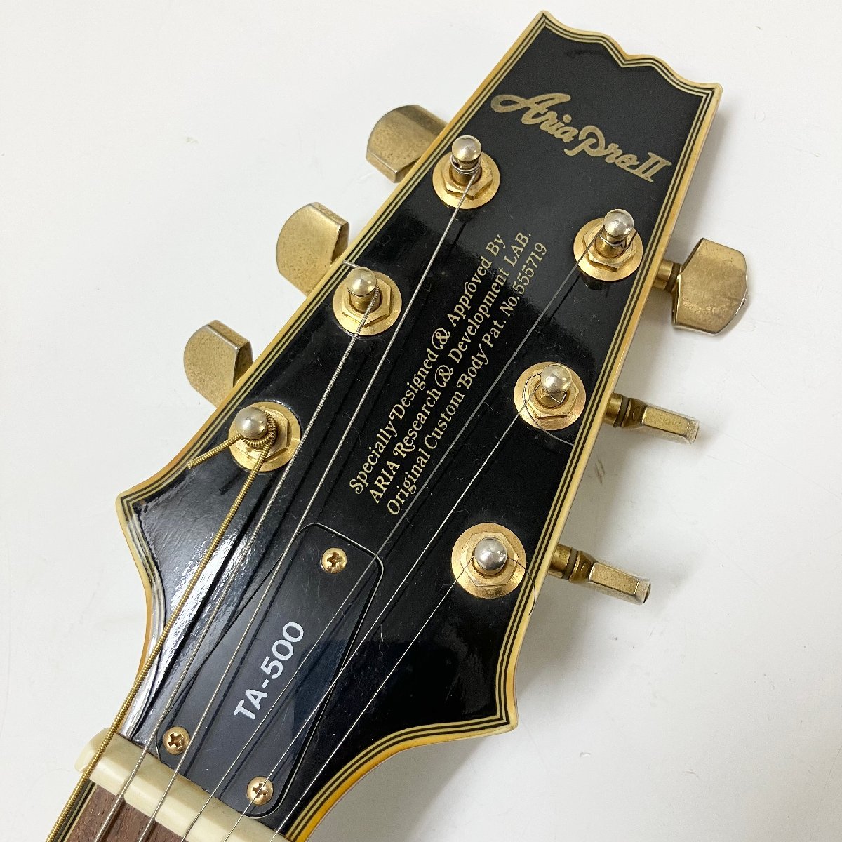 ◆ ジャンク品 Aria Pro Ⅱ アリア TA-500 セミアコ エレキギター 弦楽器 黒 ブラック レザーソフトケース付き 現状品 (E4)N/G60214/3/4.2_画像3