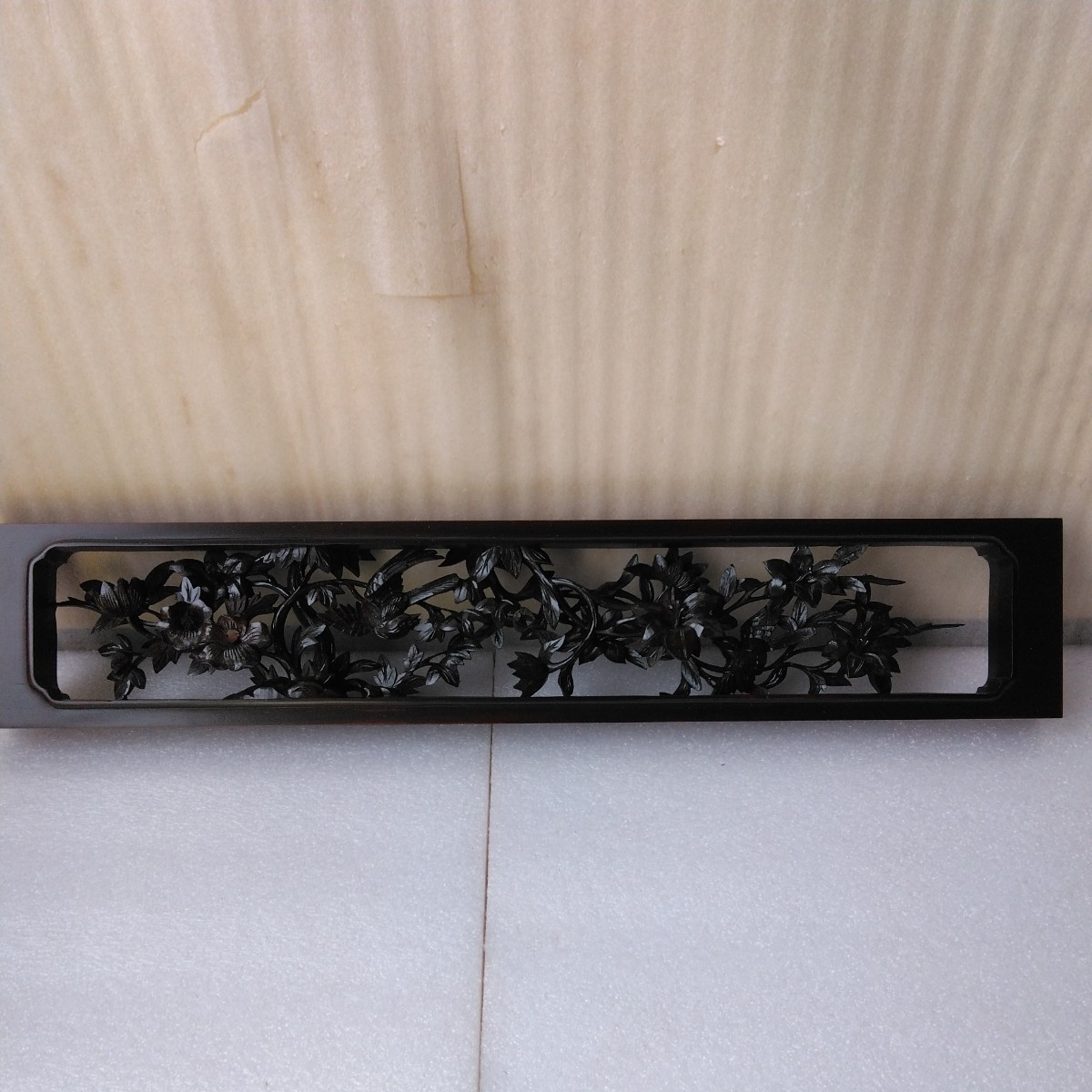 [ postage included ]book@ purple .... carving decoration board control number (1548) dead stock wooden sculpture coating finish width 57.2.× height 10.7.× thickness 3.1~ approximately 3.5.
