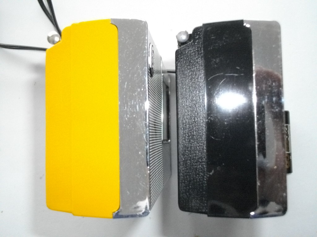 レアー・レトロ　1970(昭和45)年前後？　三洋　8S-750（黄、黒）　日本製　中波／短波８石ラジオ（分解洗浄、部品交換整備品、電池２本付）_画像５．左側面です