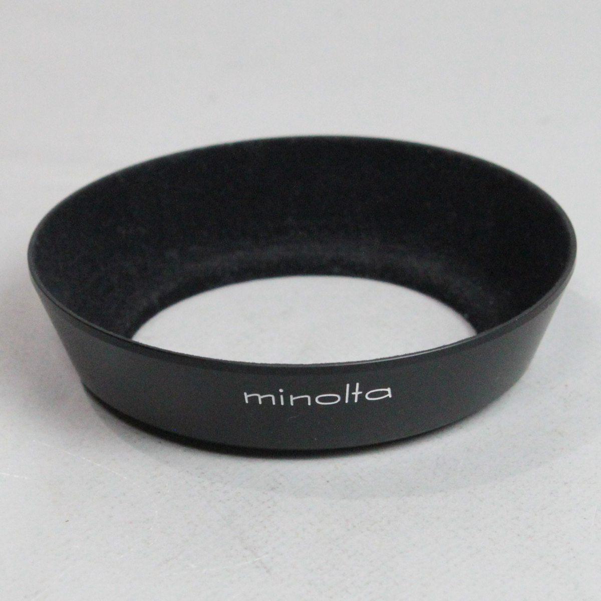 0208100 【美品 ミノルタ】 minolta MC 35mm F2.8用 スクリュー式メタルレンズフード 取付口径55mm_画像1
