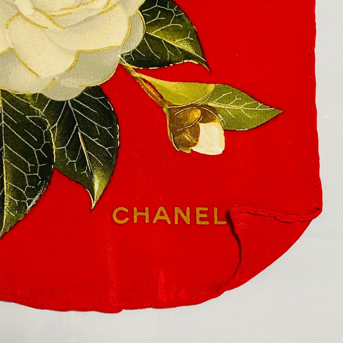 【希少品】大胆なカメリアがエレガント★CHANEL★スカーフ 美品 CHANEL スカーフ 大判 カメリア チェーン シルク レッド