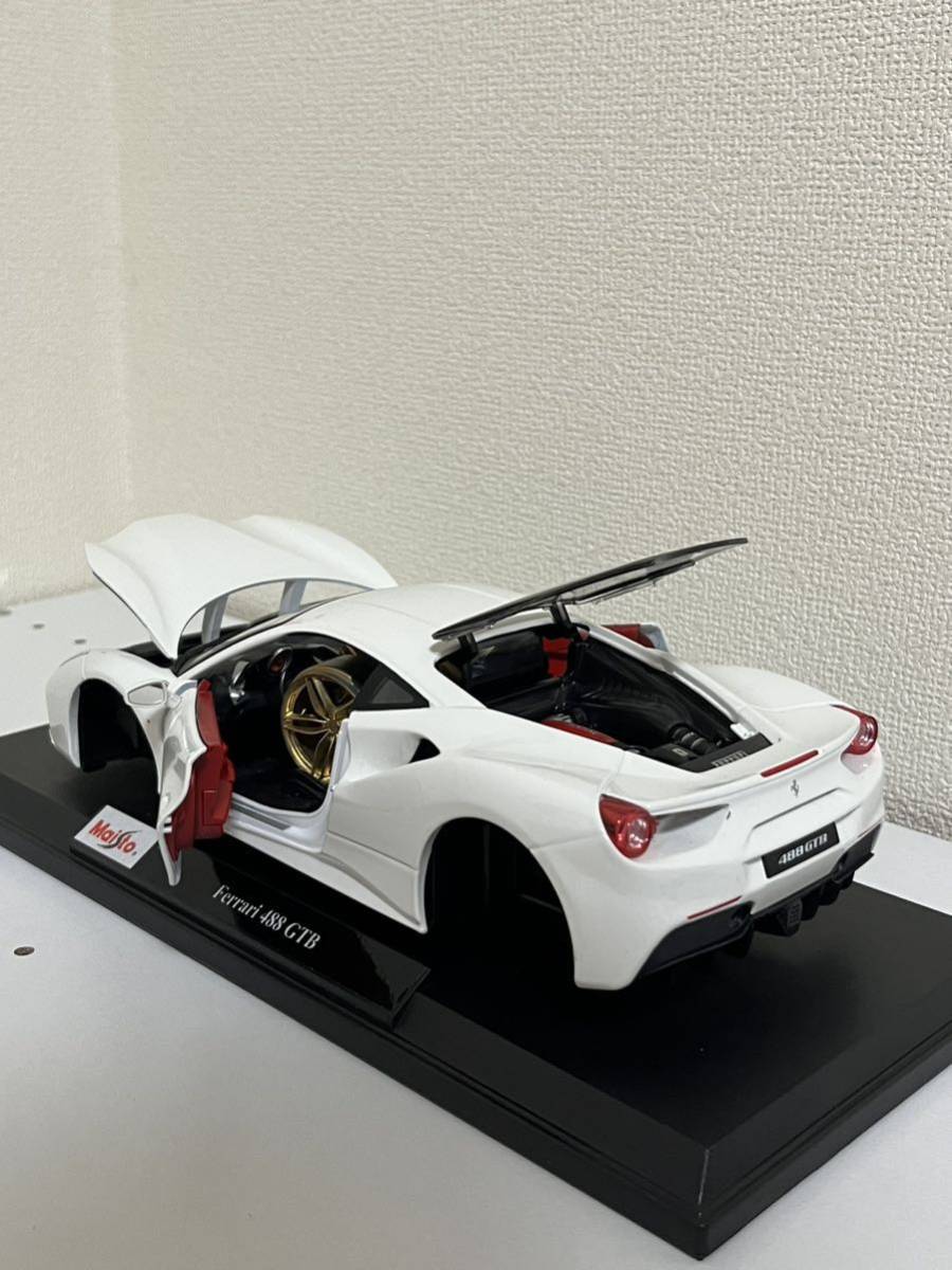 ☆部品取りに ジャンク品 1/18 maisto Ferrari 488GTB マイスト フェラーリ ホワイト ホイール ミニカー_画像5