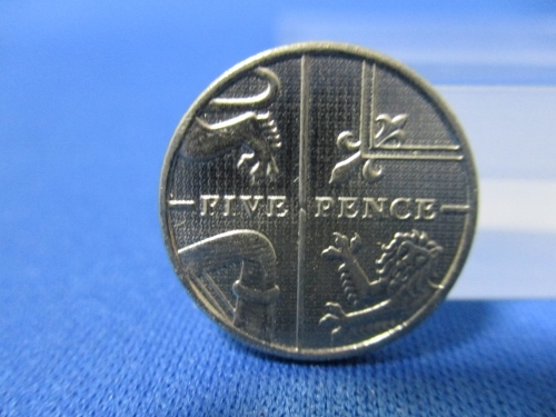 イギリス 5ペンス硬貨☆2014年／ロイヤルミント／未使用／i0201-4_画像1