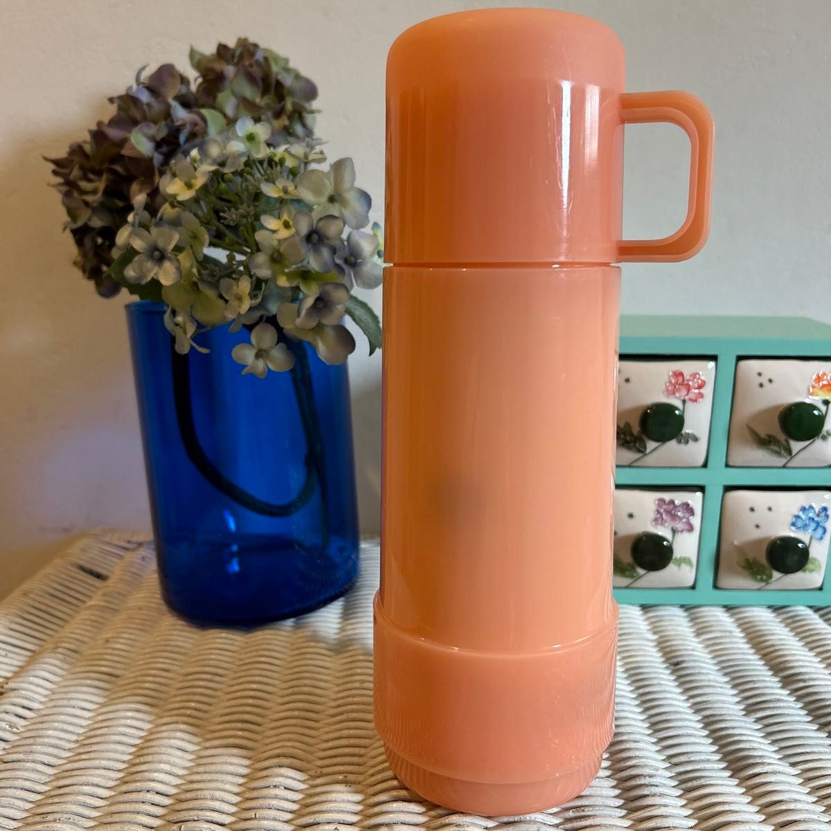レトロなサーモンピンク の水筒　魔法瓶 サーモボトル　海外インテリア