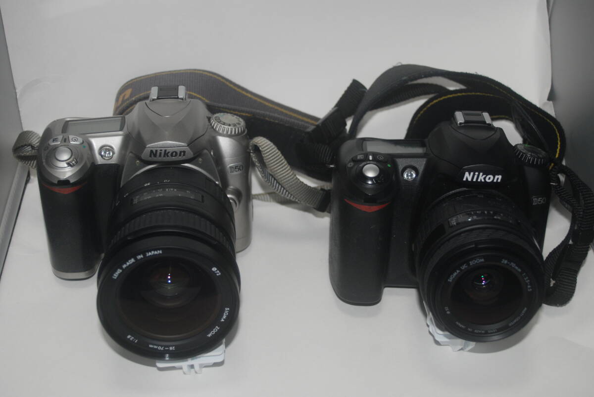ニコン Nikon D50 2台　レンズつき バッテリー１個　ジャンク扱いです_画像1