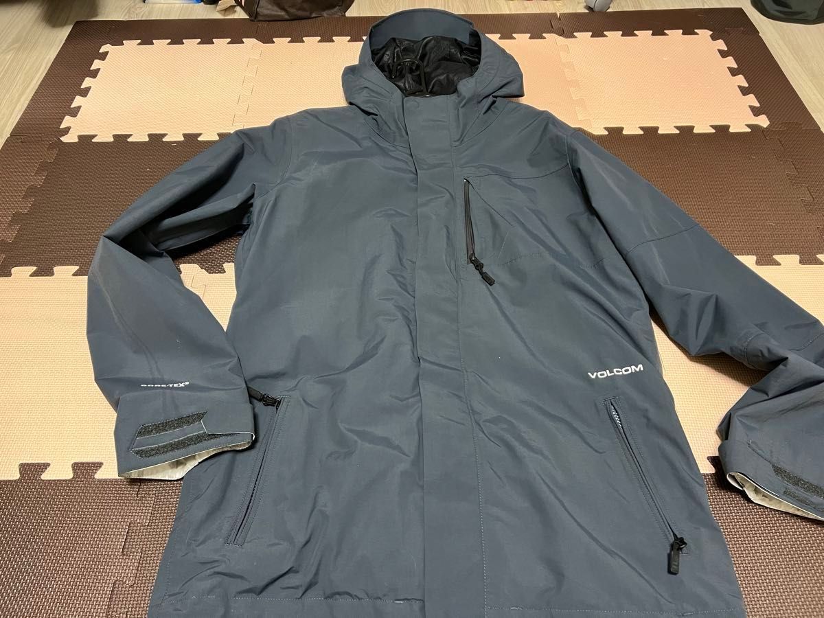 VOLCOM GORE-TEX ウェア 上下セット スノーボード グレー 辛子色 VOLCOM GORE-TEX ウェア 上下セット スノーボード グレー 辛子色
