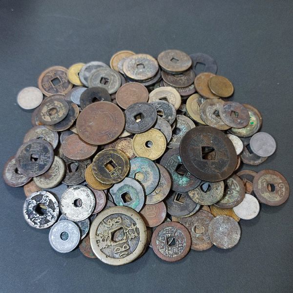 古銭 まとめて約570ｇ 穴銭 絵銭 など 貨幣 硬貨 コイン 日本 中国_画像1