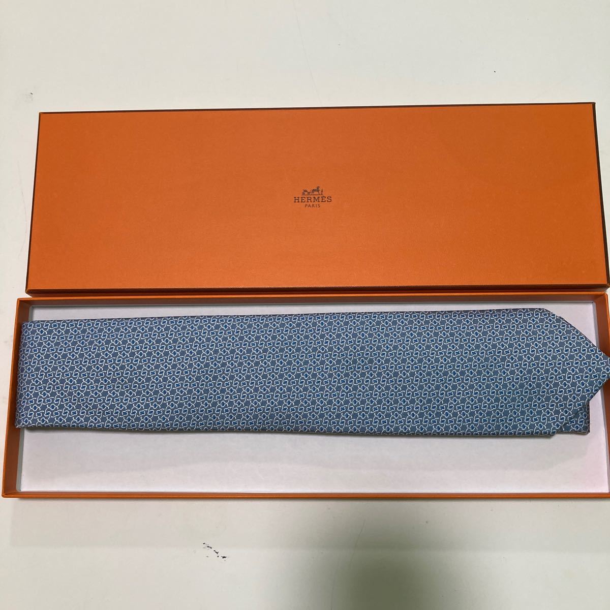 11578 HERMES エルメス ネクタイ シルク 箱付 長さ約150cm 美品 水色_画像1