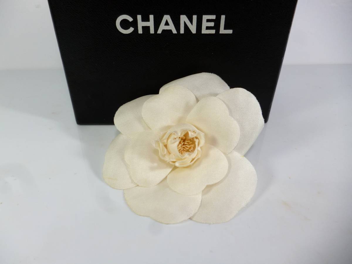 ★シャネル★ＣＨＡＮＥＬ★カメリア★コサージュ★ブローチ★白・ホワイト★刻印★箱付き