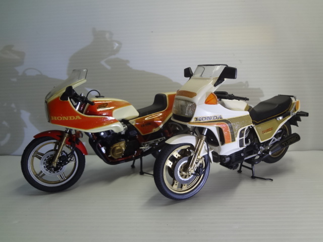 《２台セット》 1／１２ ホンダ ＣＸ５００ ターボ ＆ ＣＢ１１００Ｒ 塗装済 完成品_出品物