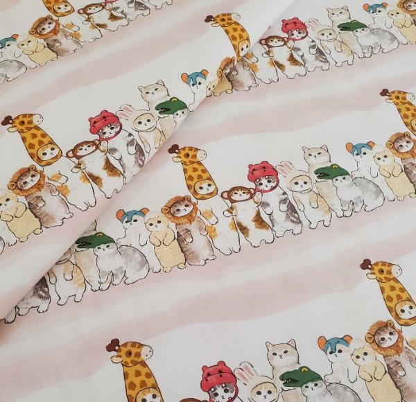 新品＊110×50cm 　コットンタイプ＊猫　動物がぶりもの＊ネコ柄　子供用　ハンドメイド　布 はぎれ　生地　X-7_画像1