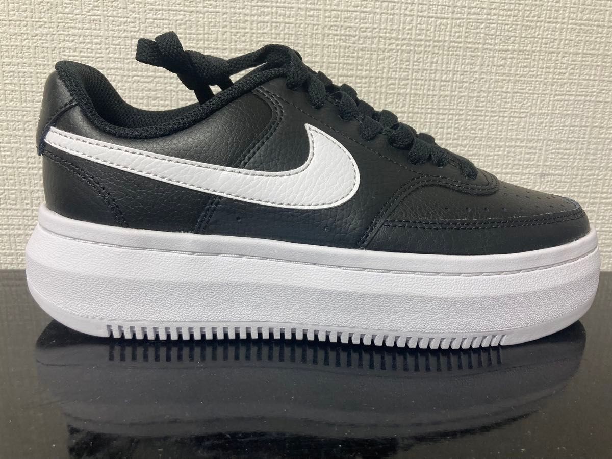 新品24cmナイキコートビジョンアルタブラックCOURTVISIONエアフォース1AF1好きに厚底スニーカーNIKEレディース