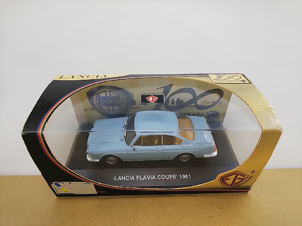 ■ EG(EDISON GIOCATTOLI) 1/43 LANCIA FLAVIA COUPE 1961 水色 ランチア・フラビア・クーペ モデルミニカーの画像6