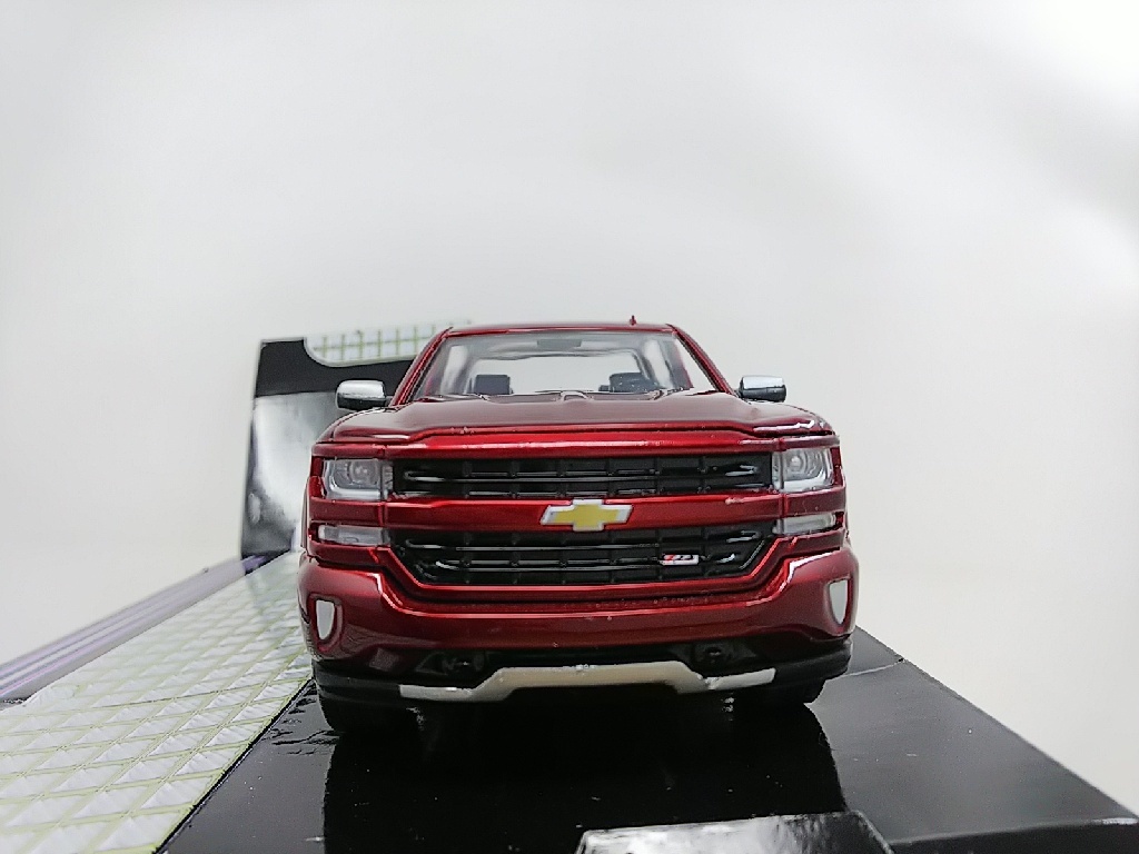 ■MOTOR MAXモーターマックス 1:27 2017 CHEVY SILVERADO 1500 LT Z71 CREW CAB レッド シェビー シルバラード ダイキャストモデルミニカー_画像2