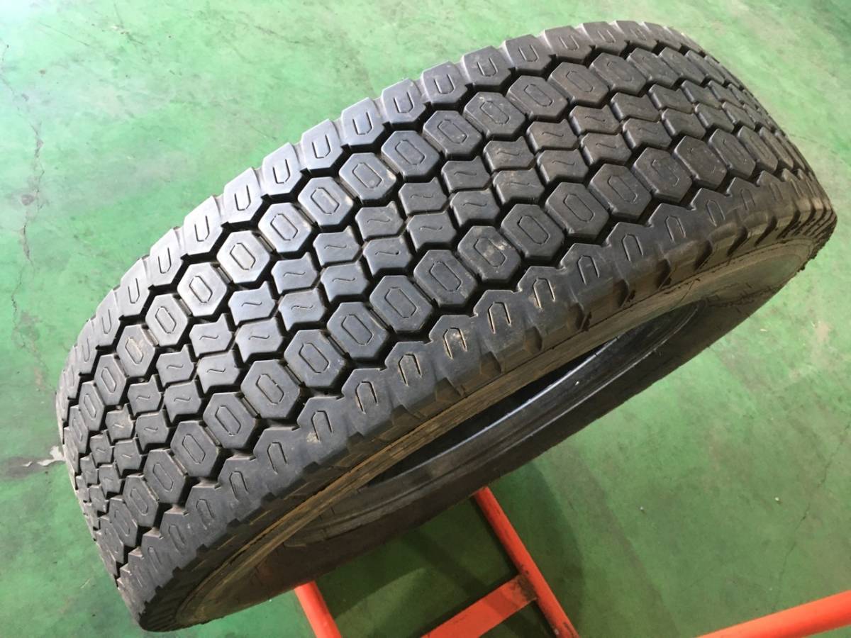 s054-4-1 ☆275/70R22.5 中古1本！ ミシュラン XJW4+ 2021年製 残溝10ｍｍ スペア用に♪ k70