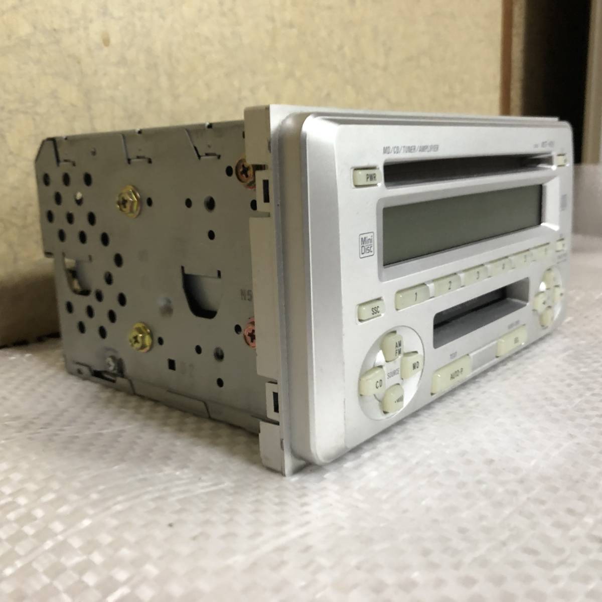 NCP70　WILLサイファ　FUJITSU TEN MCT-W52 　TOYOTA純正CD MD デッキ　中古　　08600-00E20　_画像3