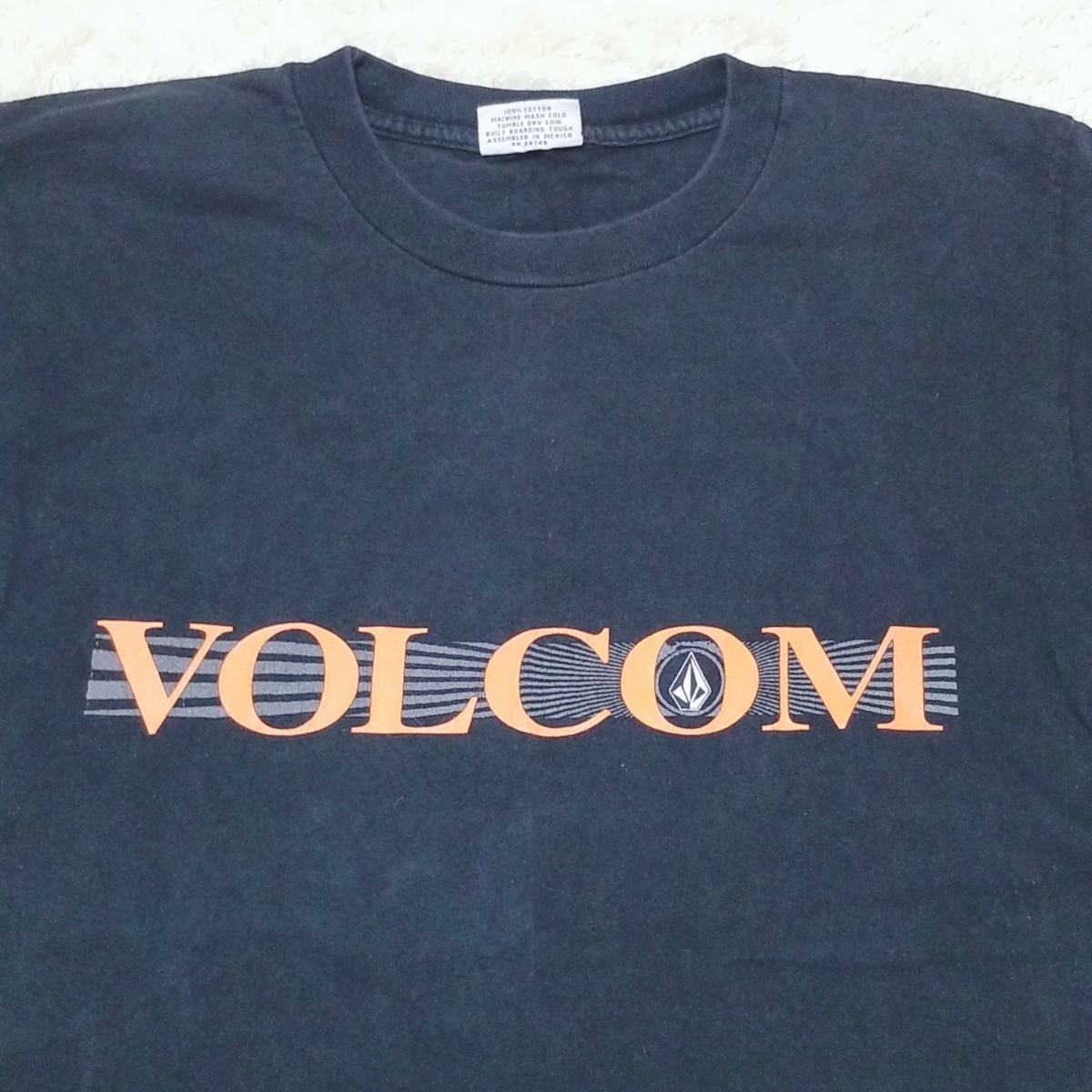 ★VOLCOM ヴォルコム ボルコム 半袖Tシャツ ロゴプリント 黒 ブラック メンズ L Y899_画像2