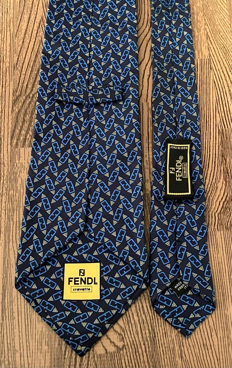 フェンディ ネクタイ ブラック青系 イタリア製 FENDI NECKTIE MADE IN ITALY【USED】