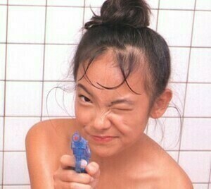 山崎亜美　ヌード　写真集 