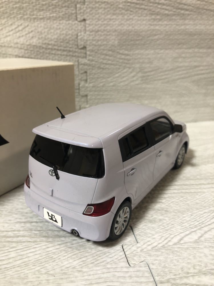 1/24 トヨタ bB 非売品 カラーサンプル ミニカー ブルーイッシュホワイトパール_画像2