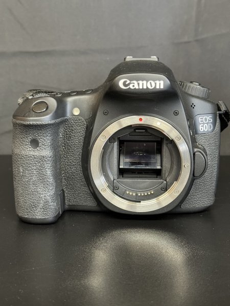 Canon　EOS 60D　デジタル一眼レフカメラ　DS126281_画像2