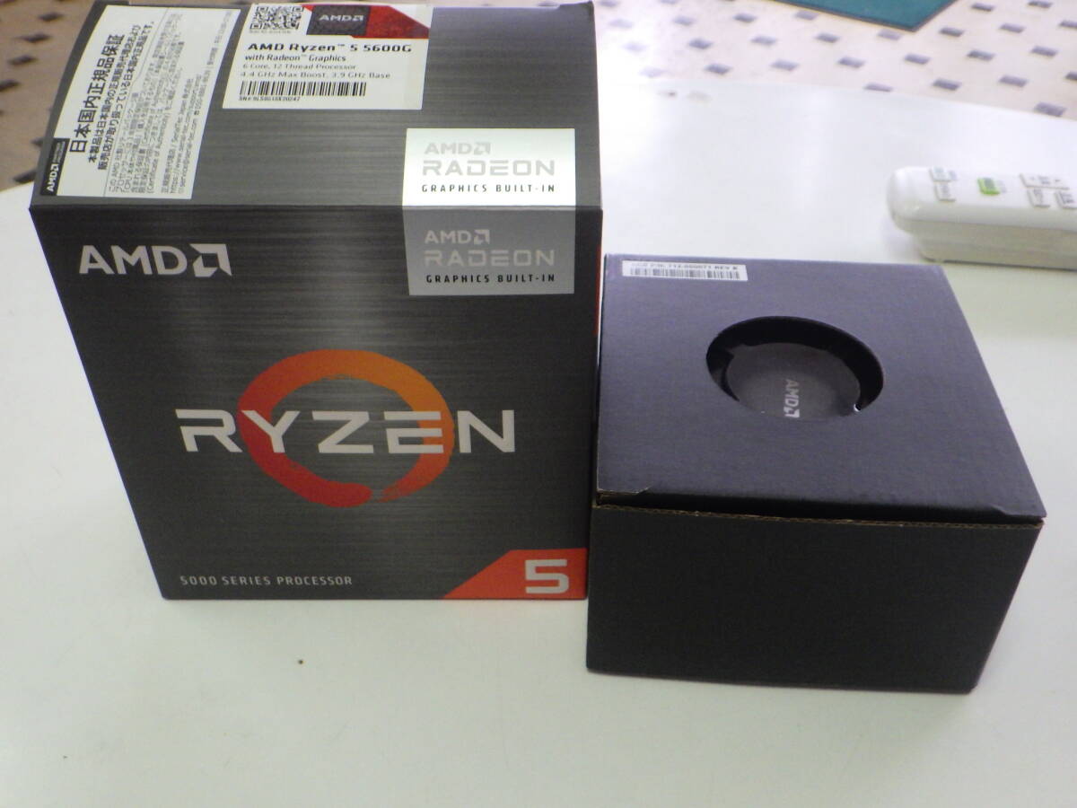 AMD RYZEN　３２００G　中古動作品　未使用クーラー付き　おまけでメモリー４G×２付けます_画像6