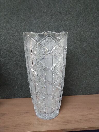 ボヘミアンガラス　クリスタル　花瓶　フラワーベース　ガラス　切子